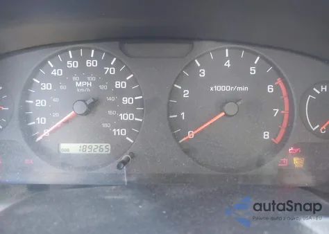 2001 Nissan Xterra Xe z USA, uszkodzony, nr VIN 5N1ED28Y01C577705